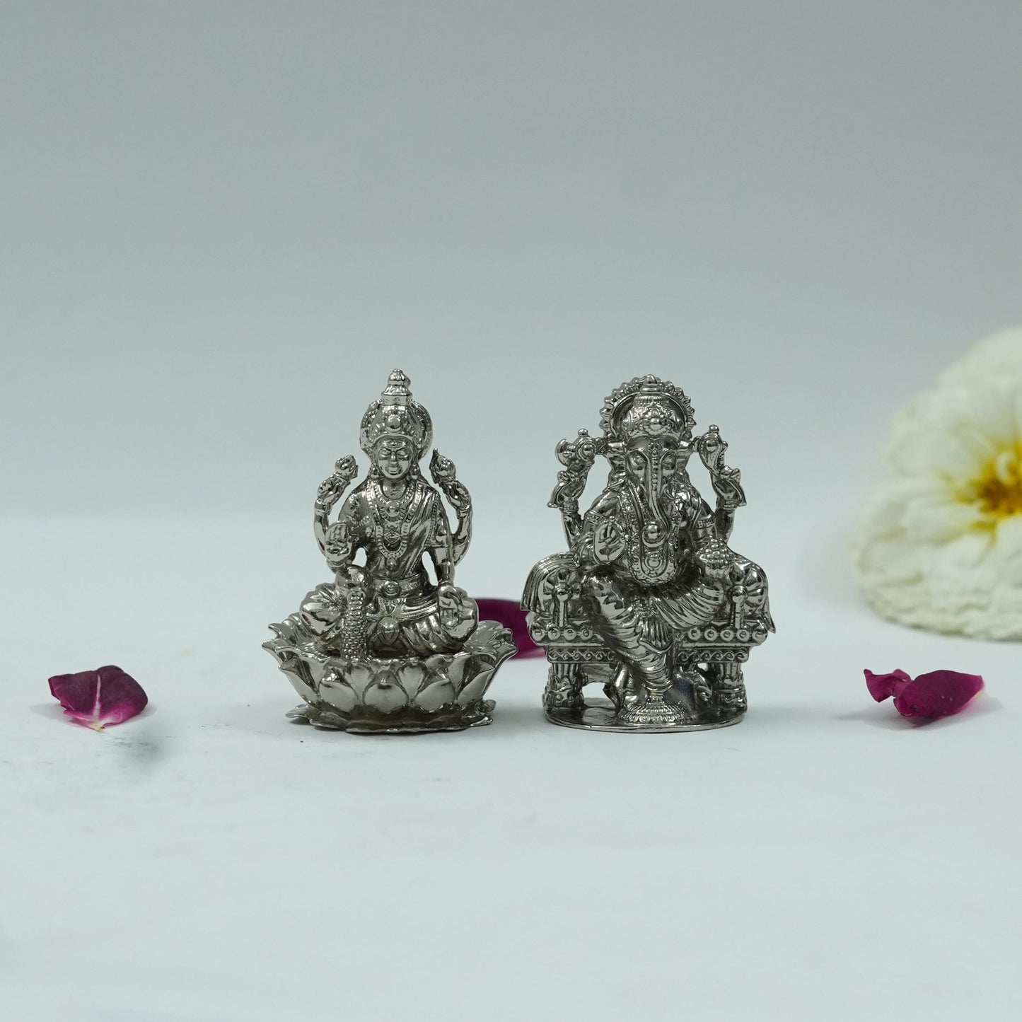 Lakshmi Ganesha Idol Set – Handcrafted Prosperity & Wisdom Murti for Pooja & Gifting