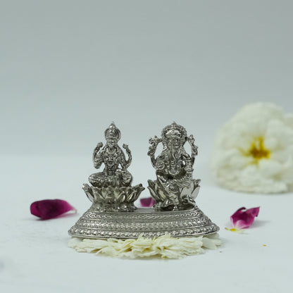 Brass Lakshmi Ganesh Idol in Silver Finish – Auspicious Home Décor & Gifting