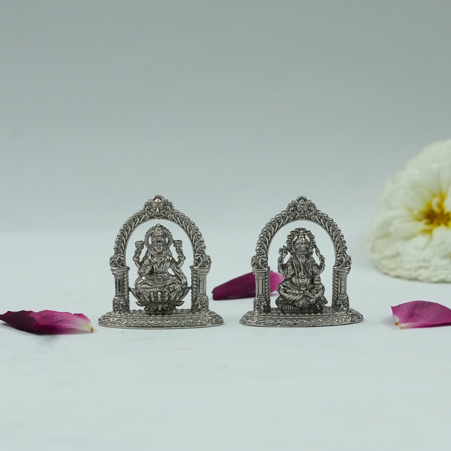 Lakshmi Ganesha Idol Set – Handcrafted Prosperity & Wisdom Murti for Pooja & Gifting