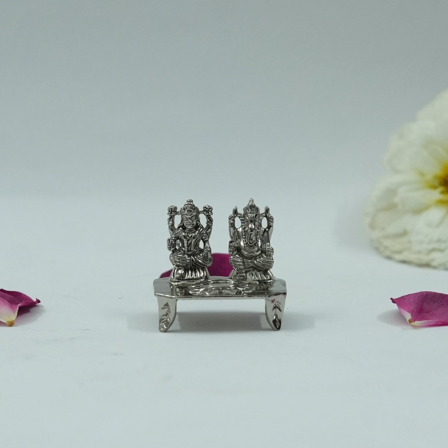 Lakshmi Ganesha Idol Set – Handcrafted Prosperity & Wisdom Murti for Pooja & Gifting
