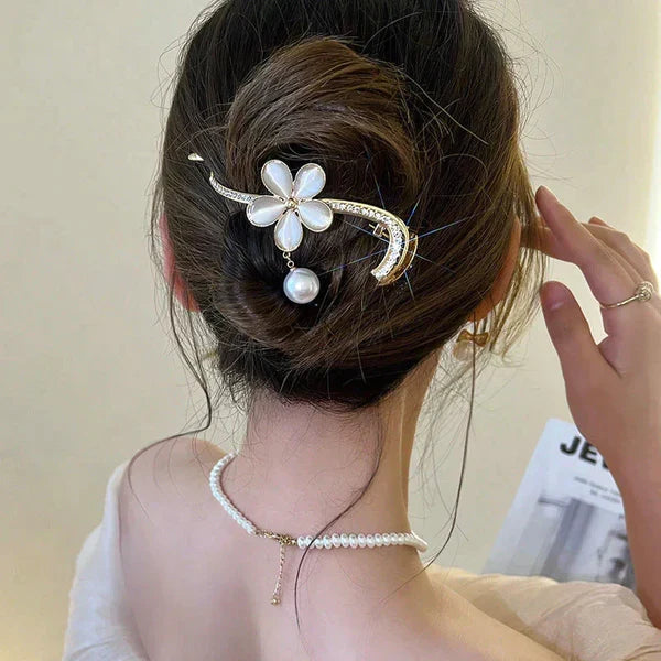 ⭐2024 Elegant pearl curved hair clip
