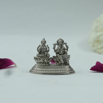 Lakshmi Ganesha Idol Set – Handcrafted Prosperity & Wisdom Murti for Pooja & Gifting