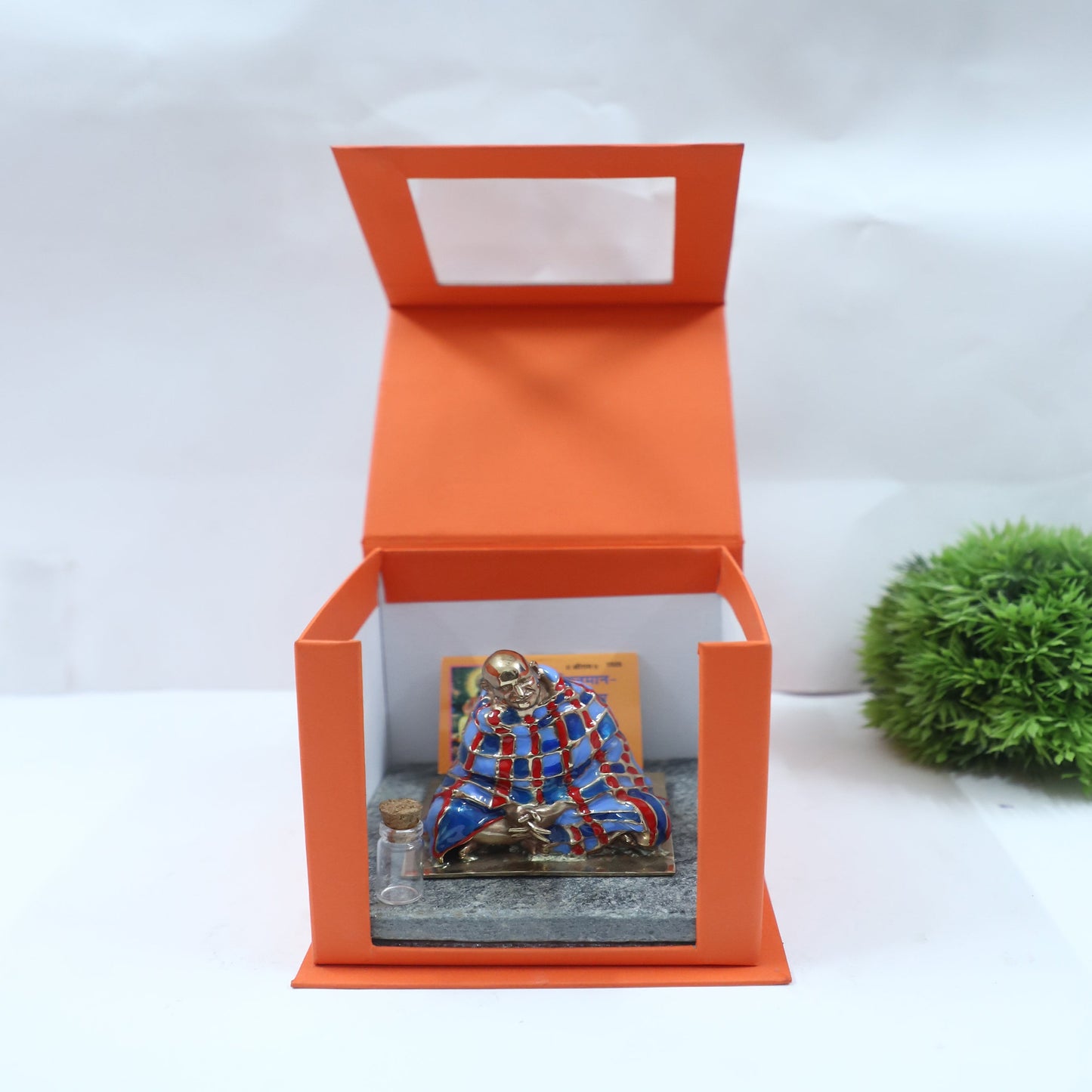 Neem Karoli Baba with Blanket Hand-Painted Idol | Guru Ji Murti