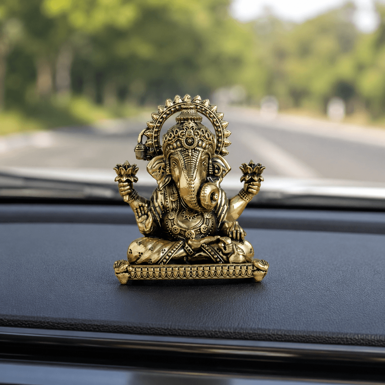 Brass Dagdusheth Ganpati Murti (3 Inch)