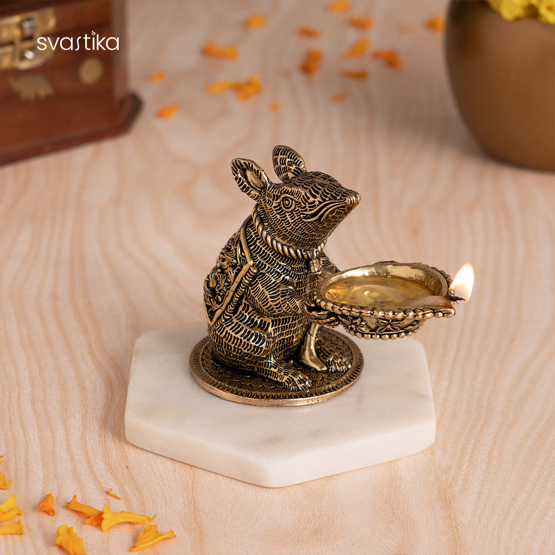 Brass Mushak Diya for Pooja | Antique Aarti Diya (3 Inch)