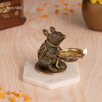 Brass Mushak Diya for Pooja | Antique Aarti Diya (3 Inch)