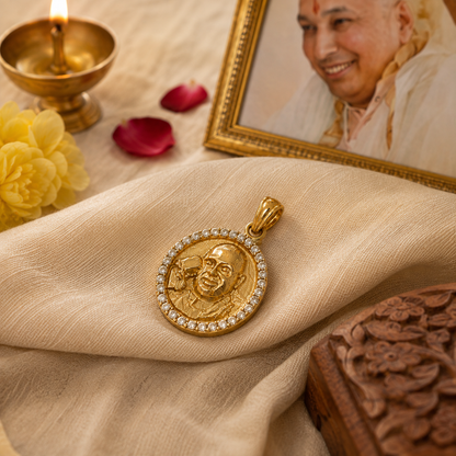 Shukrana Guru Ji Bade Mandir Pendant – Brass with Gold Finish