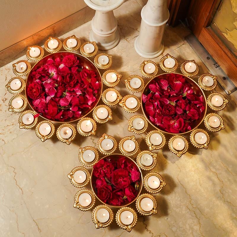 Aesthetic Floral Urli With Diya