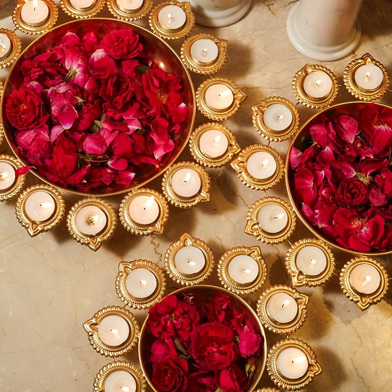 Aesthetic Floral Urli With Diya