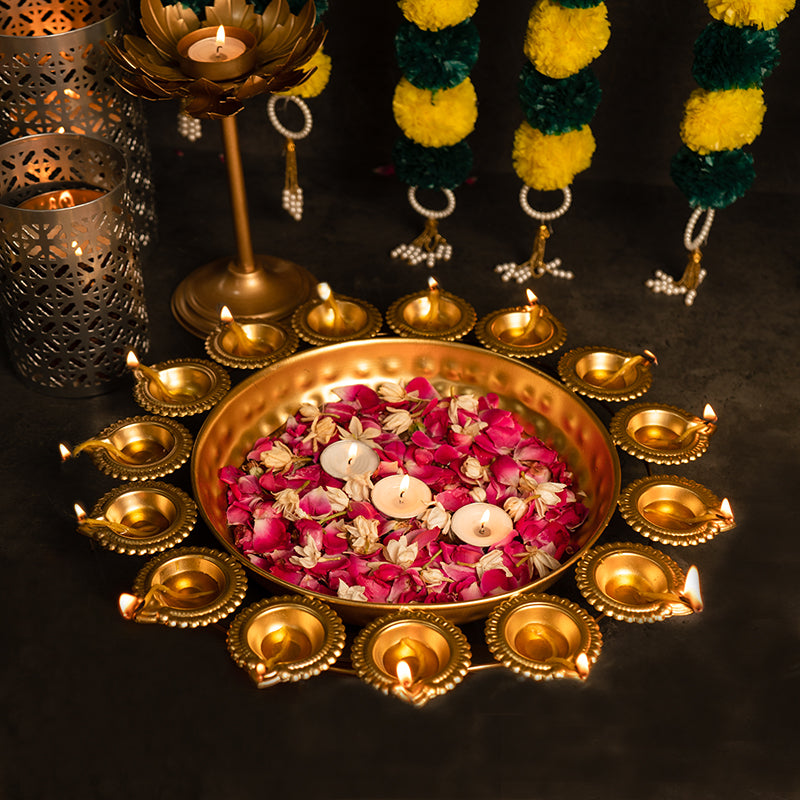 Aesthetic Floral Urli With Diya