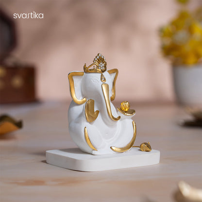 Mukut Ganesh Idol in Divine Grace