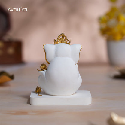Mukut Ganesh Idol in Divine Grace