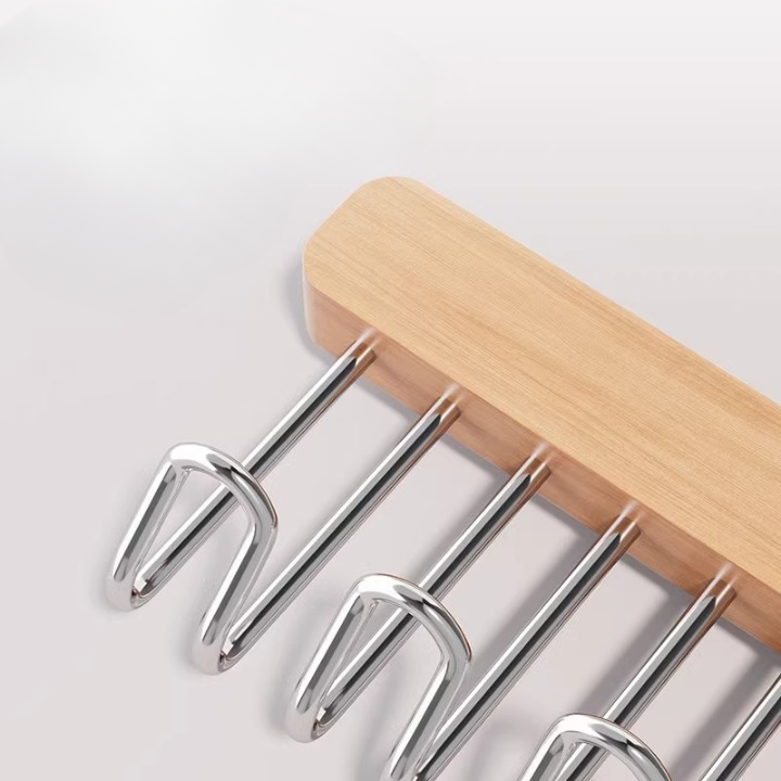 Pull-Out Hanger