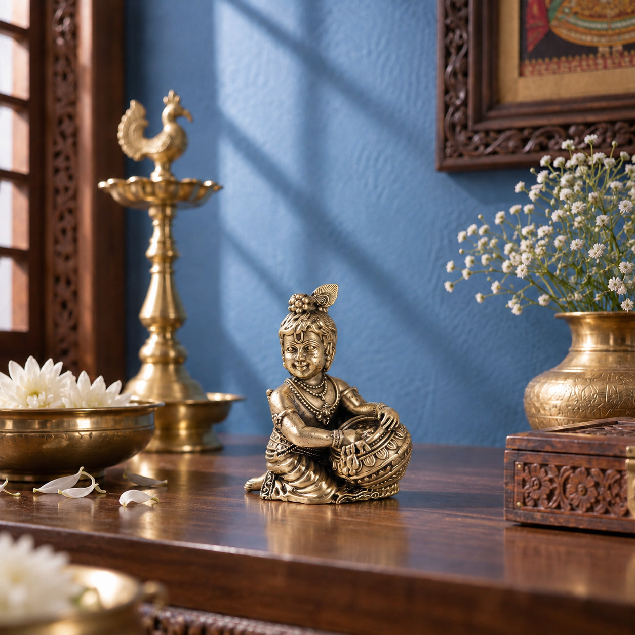 Brass Makhan Chor Krishna Murti with Matki (3 Inch)
