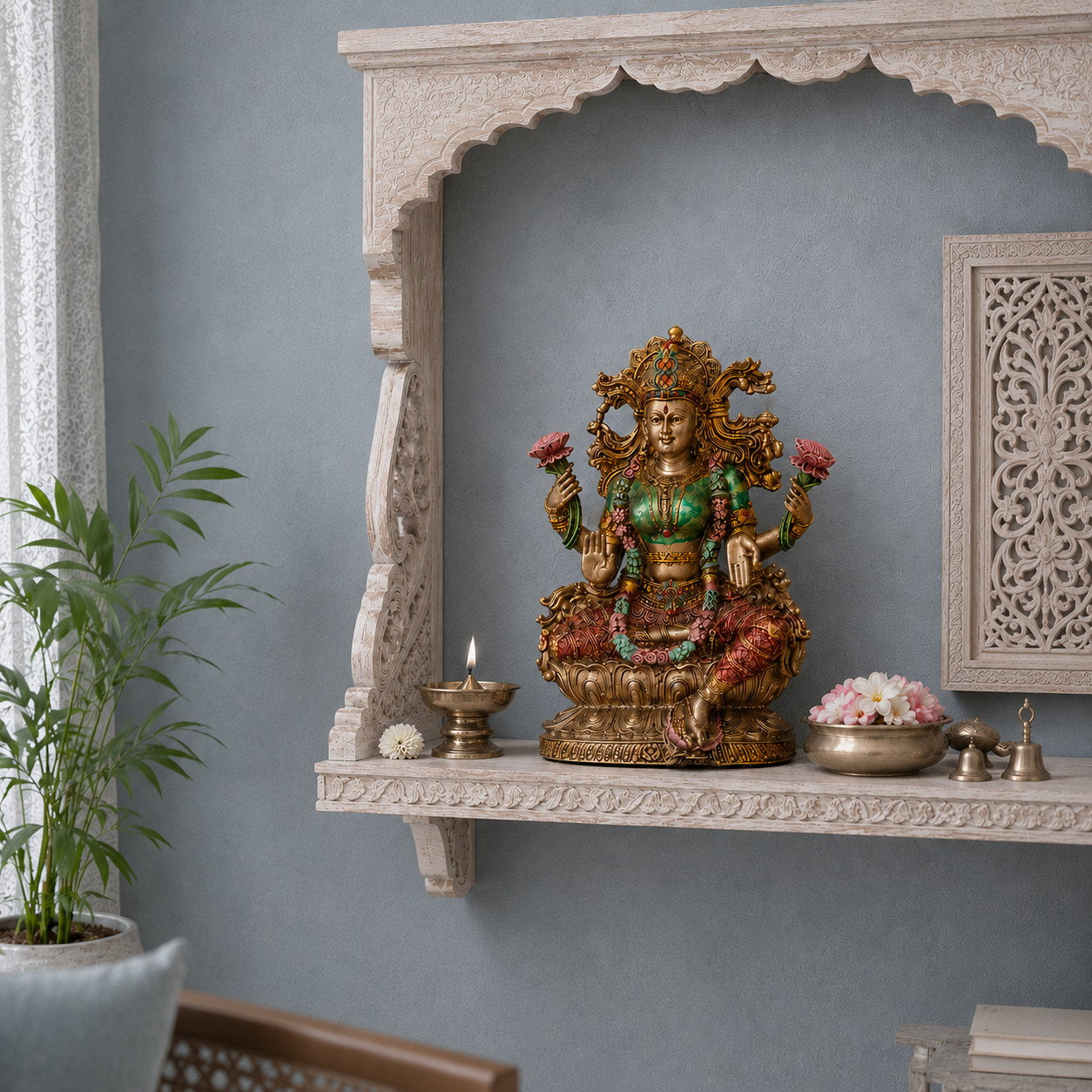Goddess Lakshmi Maa Antique Murti - 10 Inch