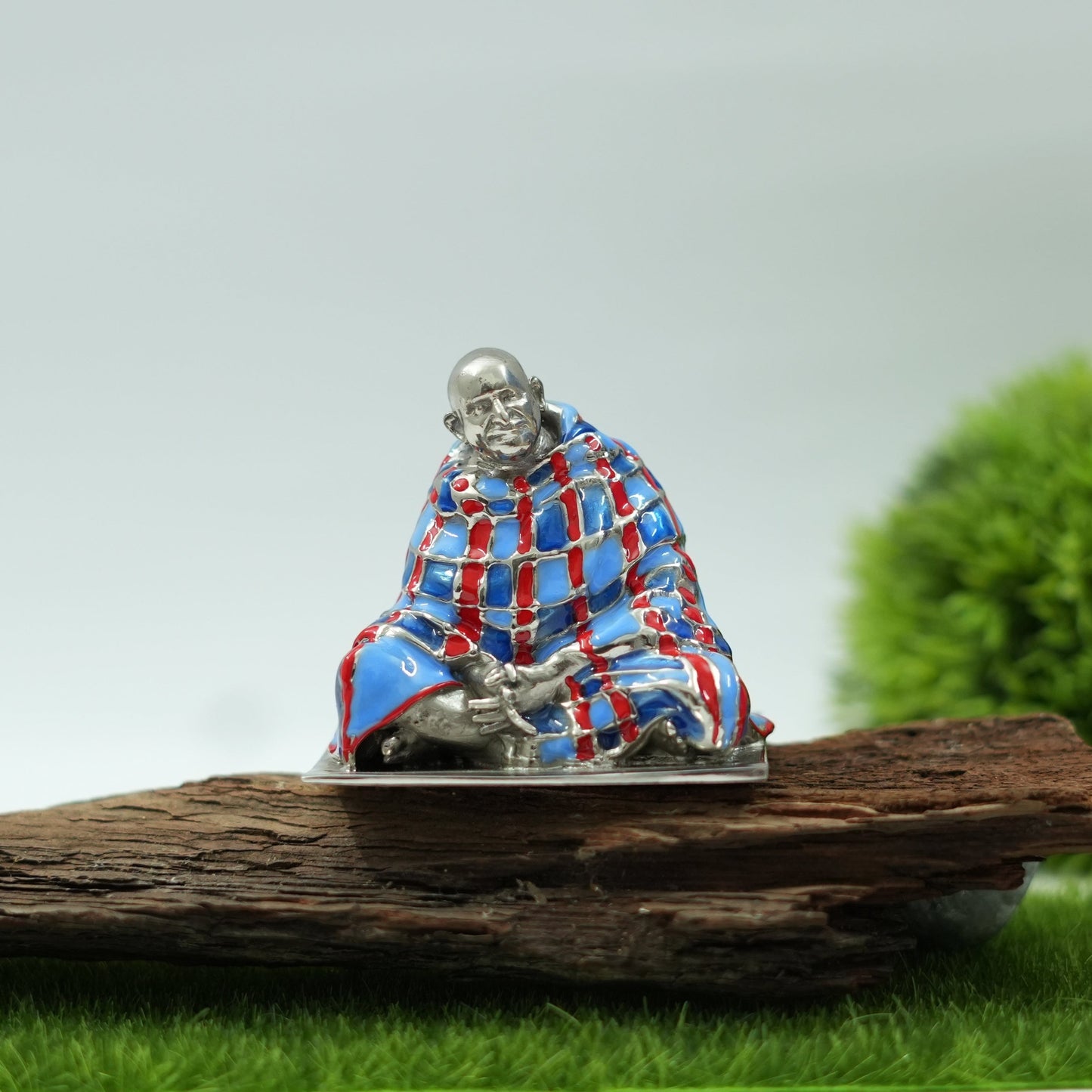 Neem Karoli Baba With Blanket in Silver Finish Hand-Painted Brass Idol | Guru Ji Murti