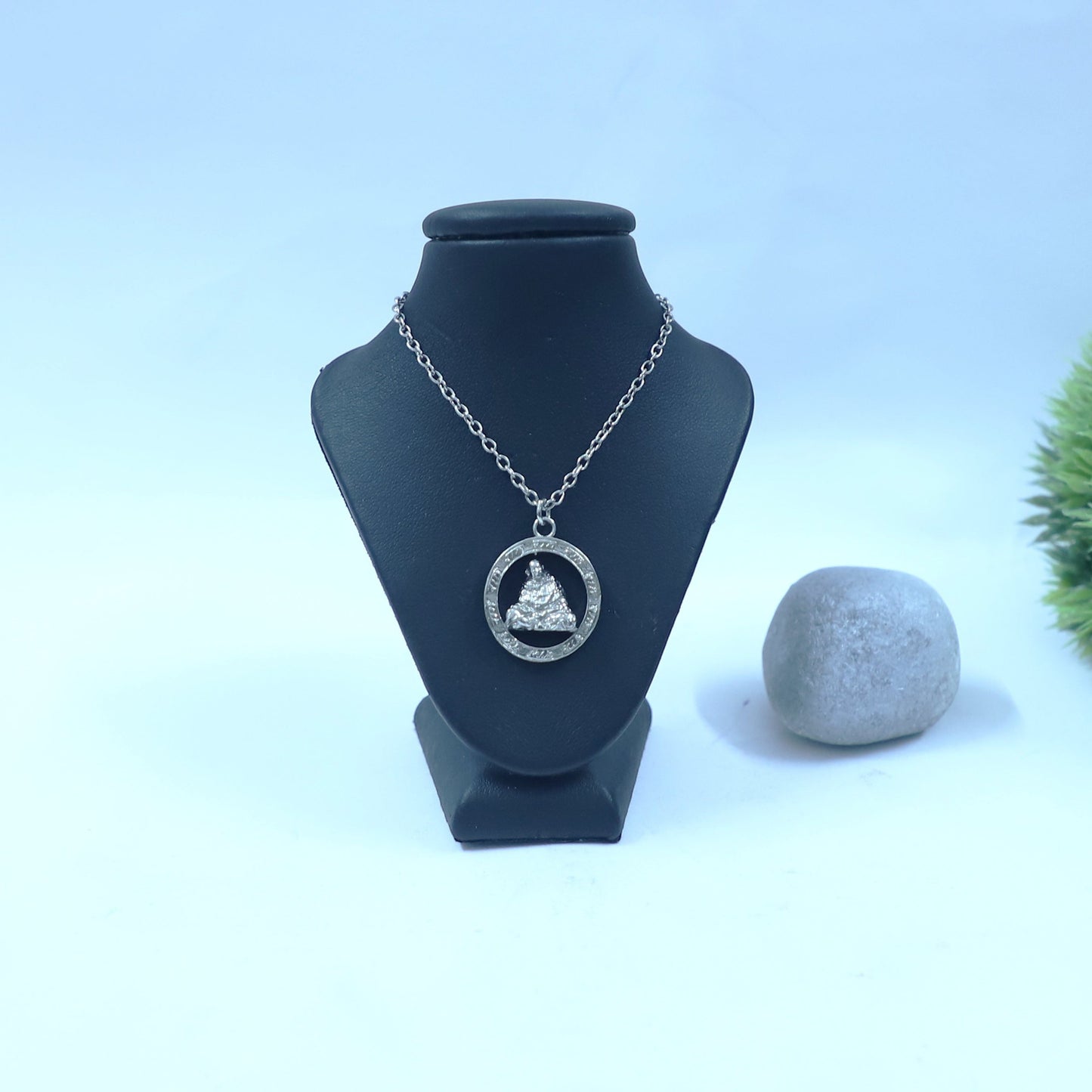Neem Karoli Baba Blanket Pose Silver Pendant | Maharaj Ji Ram Ram Locket for Devotees
