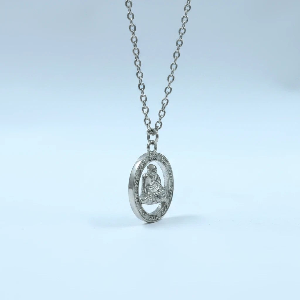 Neem Karoli Baba Dhoti Pose Silver Pendant | Ram Ram Guru Ji Locket for Daily Wear