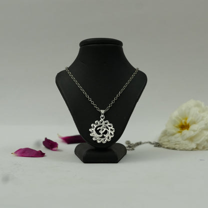 Sacred Om Circle Pendant – Spiritual ॐ Symbol Pendant for Peace, Protection & Divine Energy