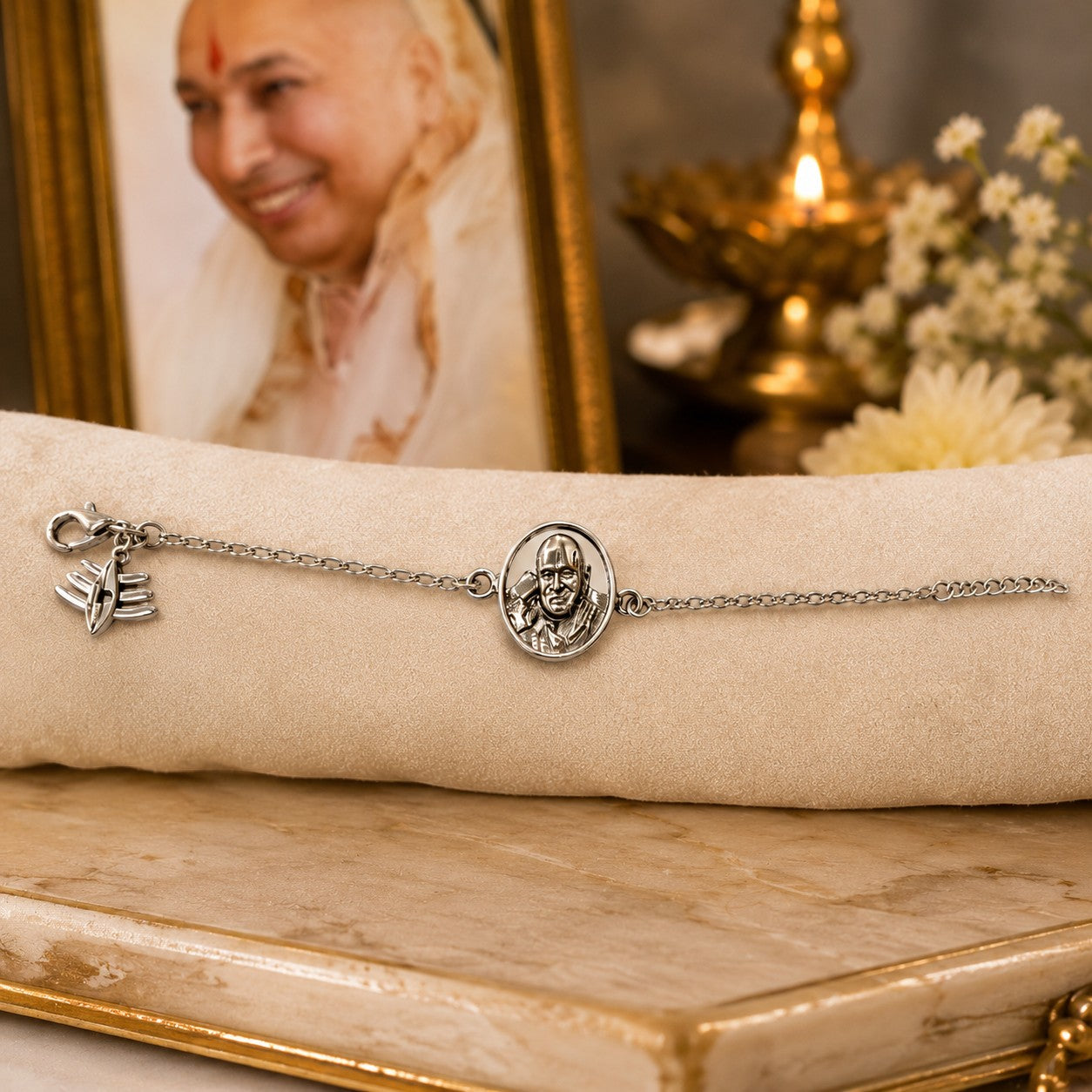 Shukrana Guru Ji Bracelet | Bade Mandir Guru Ji Brass Bracelet with Silver Finish