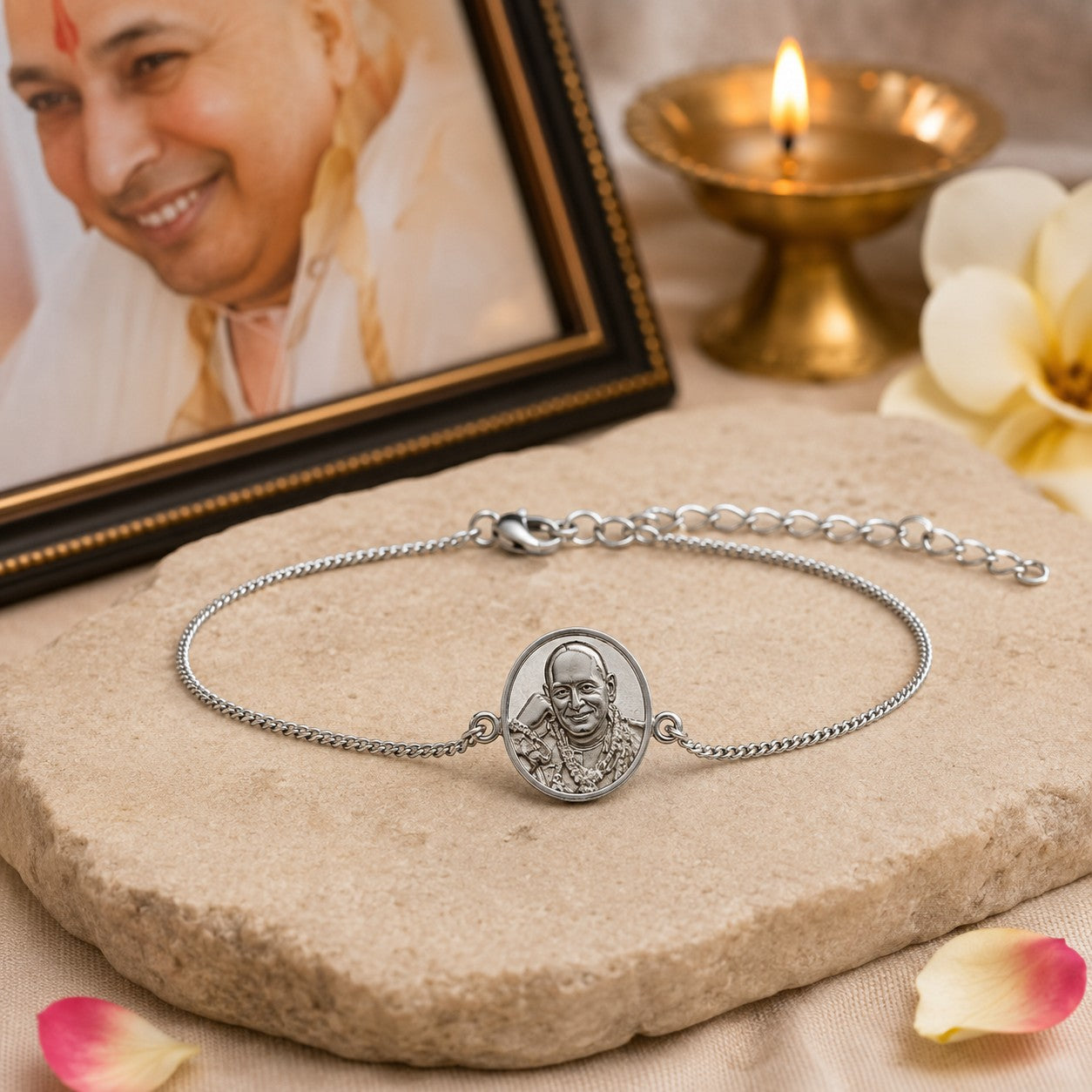 Shukrana Guru Ji Bracelet | Bade Mandir Guru Ji Brass Bracelet with Silver Finish