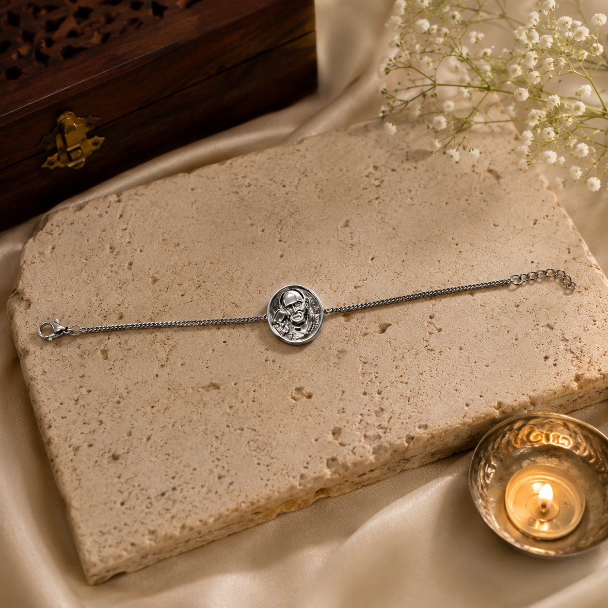 Shukrana Guru Ji Bracelet | Bade Mandir Guru Ji Brass Bracelet with Silver Finish